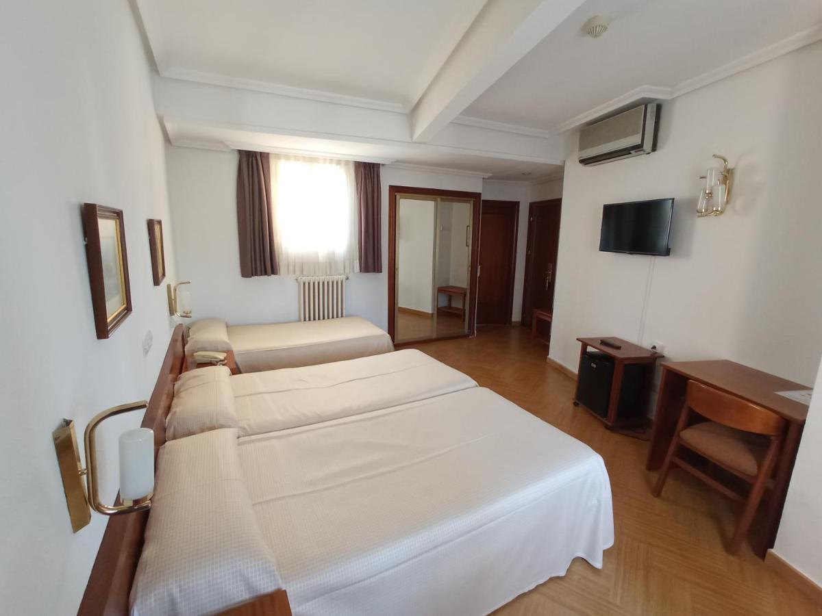Hotel Ele Acueducto Сеговія Екстер'єр фото