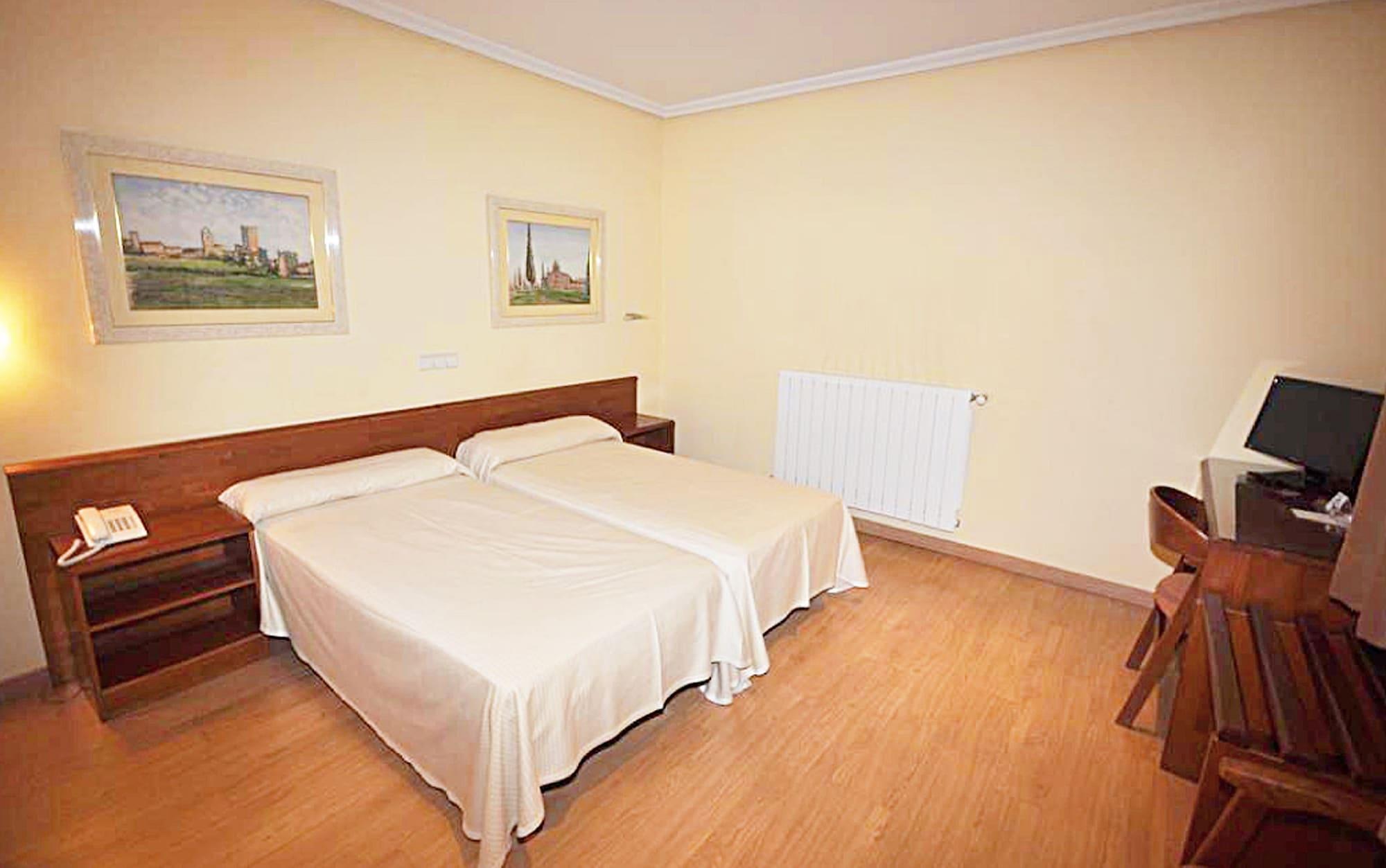 Hotel Ele Acueducto Сеговія Екстер'єр фото