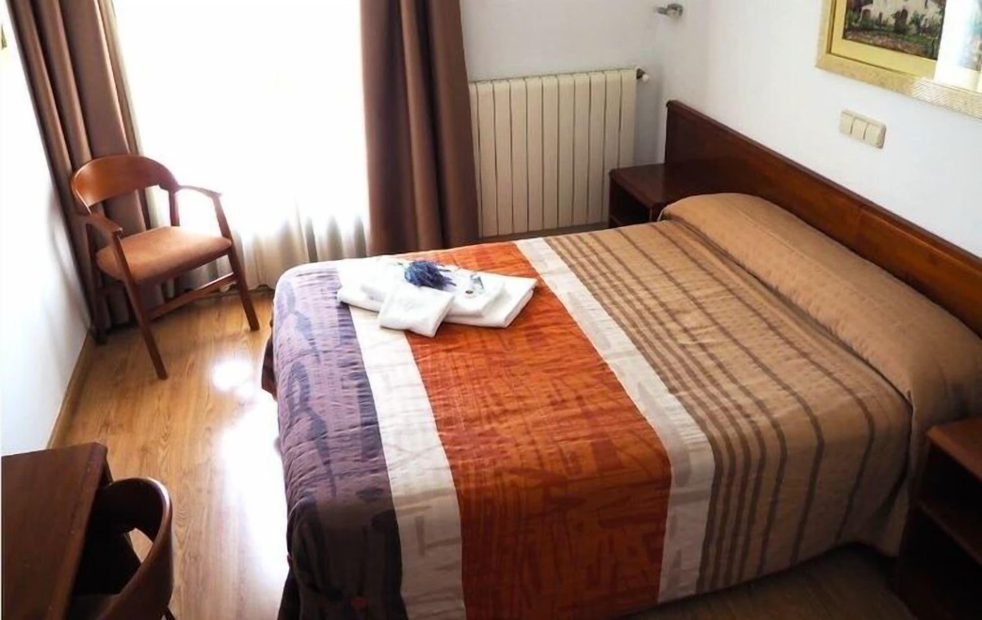 Hotel Ele Acueducto Сеговія Екстер'єр фото
