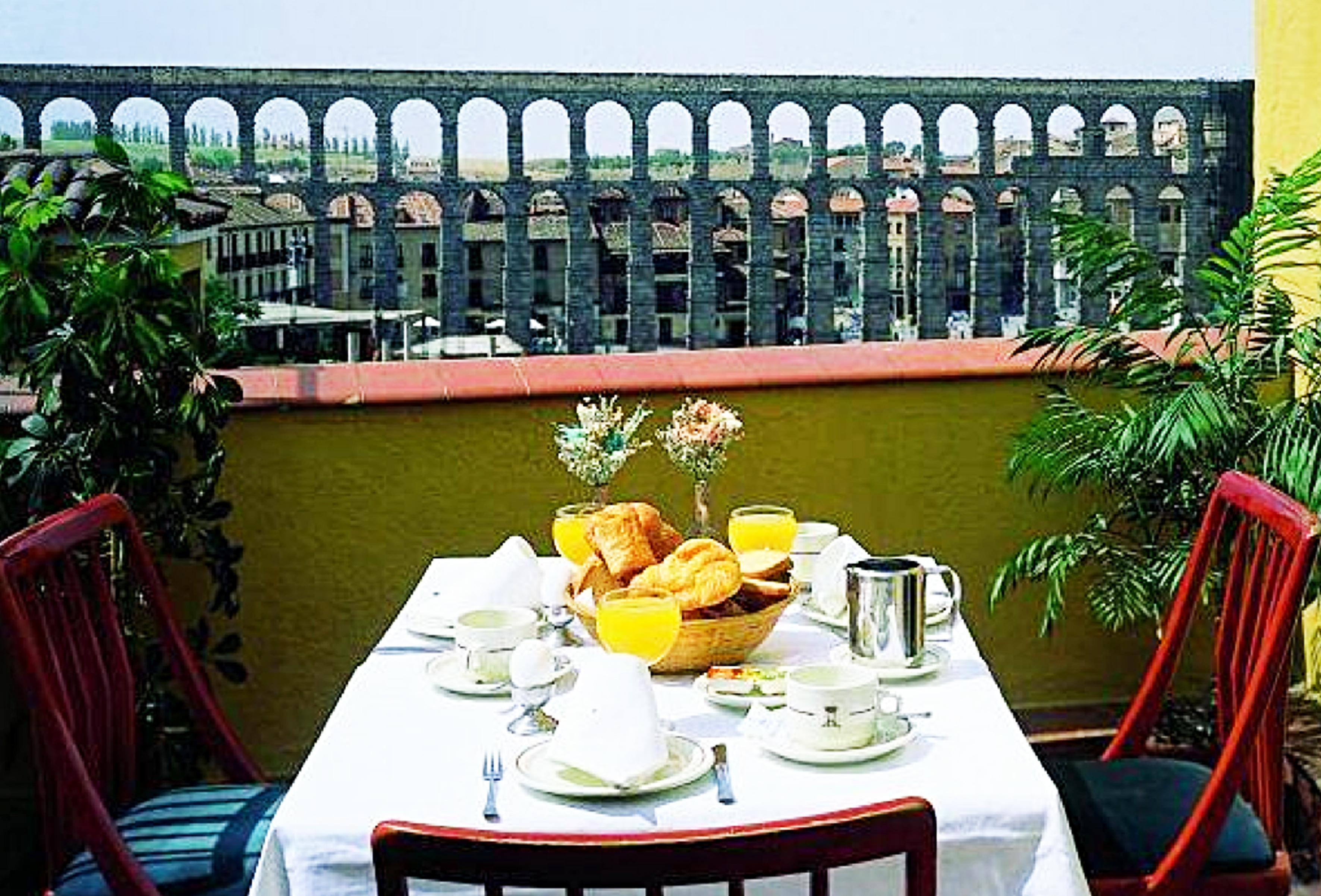 Hotel Ele Acueducto Сеговія Екстер'єр фото