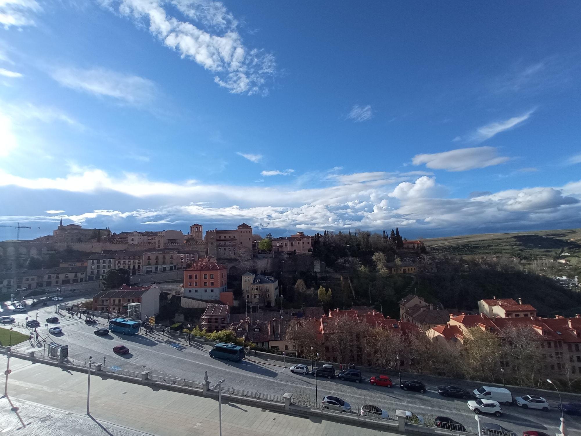 Hotel Ele Acueducto Сеговія Екстер'єр фото