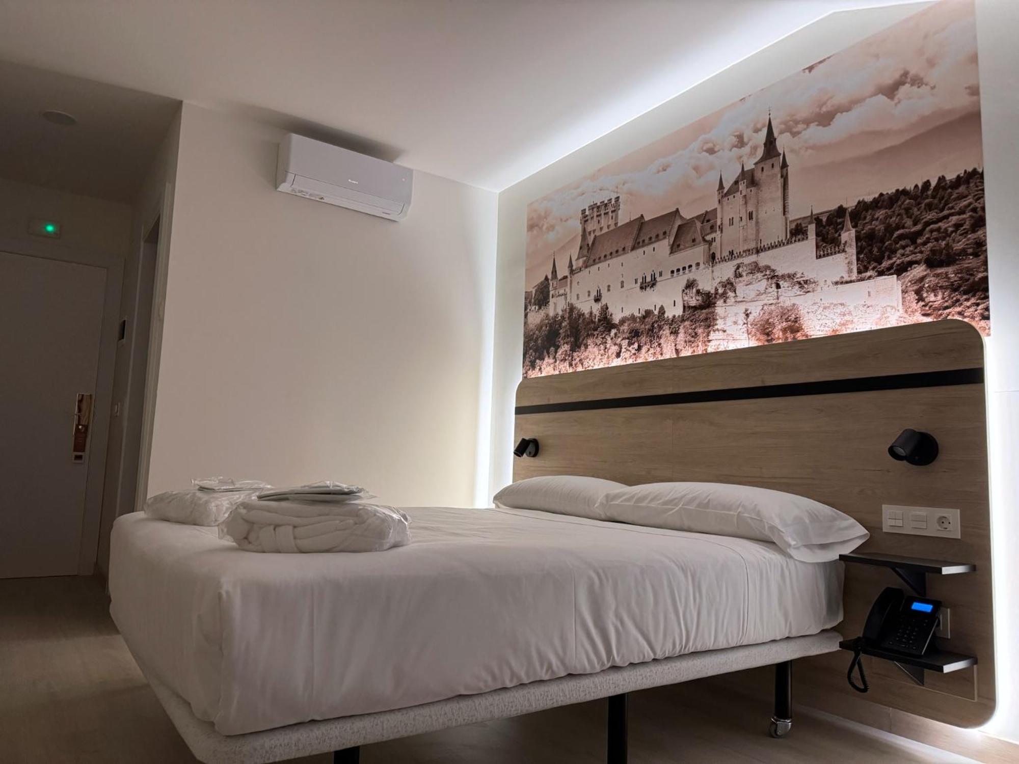 Hotel Ele Acueducto Сеговія Екстер'єр фото